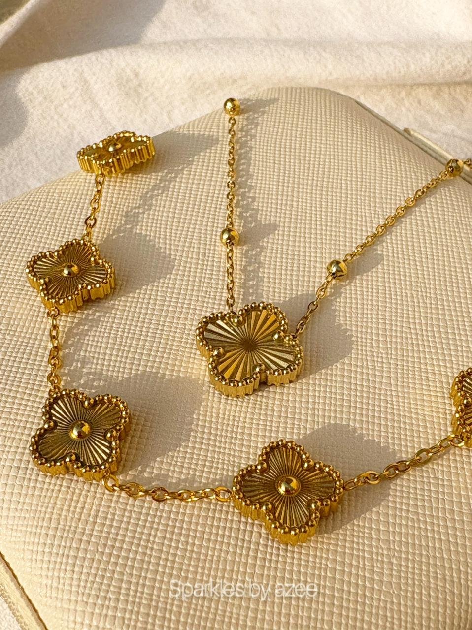 Set of Gold Clover Necklace & Bracelet (18k Gold Plated)